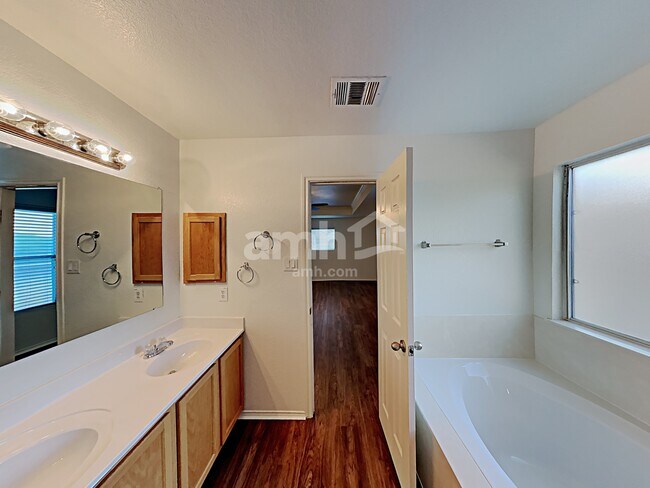 Building Photo - 7646 Presidio Crk