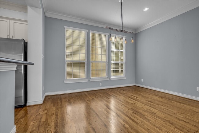 Building Photo - 5724 Kansas St