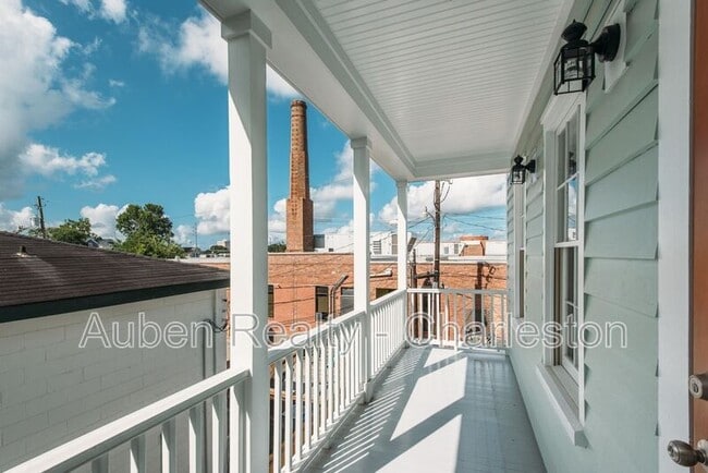 Building Photo - 10 Orrs Ct
