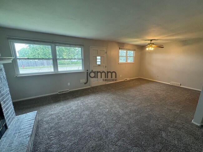 Building Photo - 14635 Sylvia Dr
