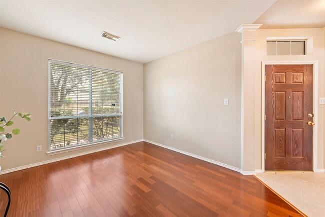 Building Photo - 7218 Broadelm Dr