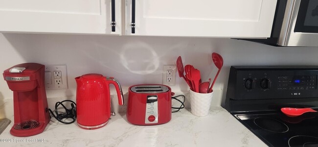 Building Photo - 520 Palm Springs Blvd