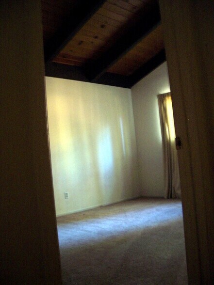 Building Photo - 3345 Pickett Ave
