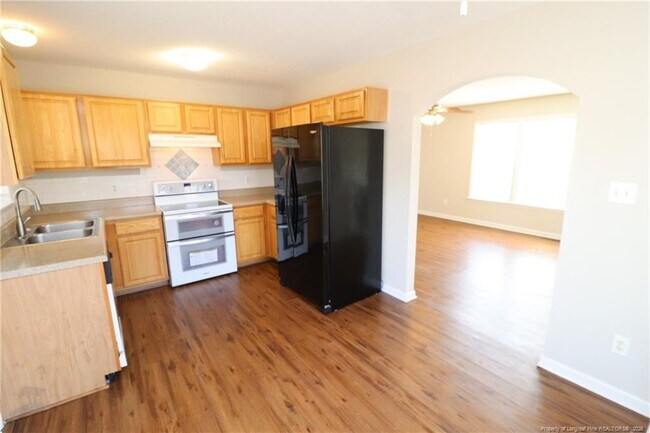 Building Photo - 2324 Maybrook Dr