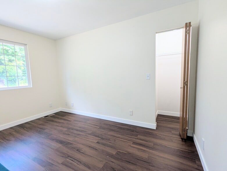 Building Photo - 4137 23rd Ave SW