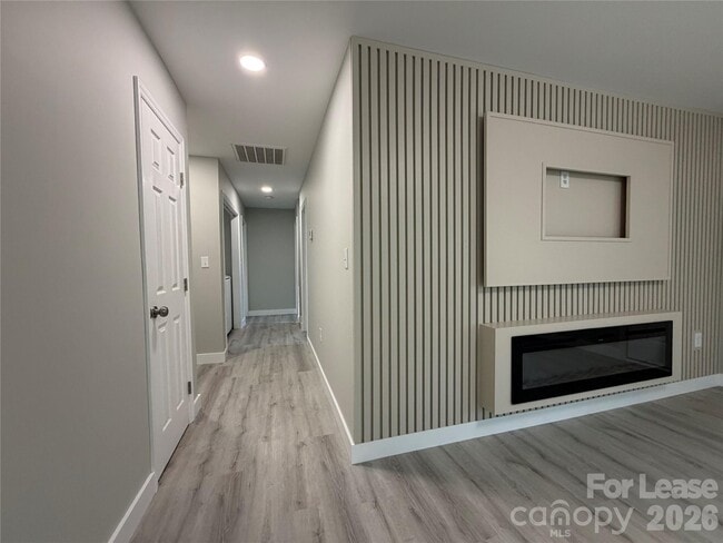 Building Photo - 3134 Rainbow Ridge Dr