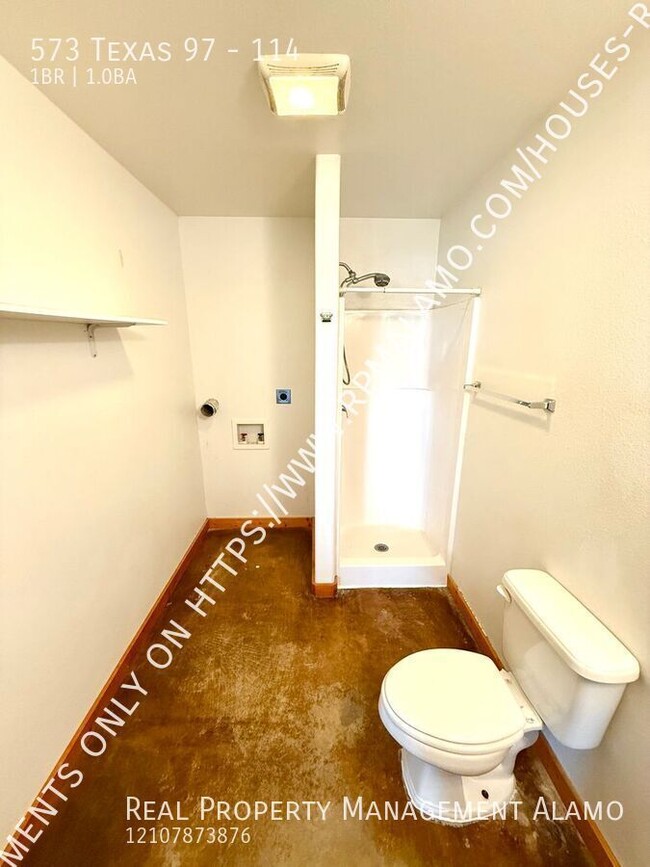 Building Photo - AVAILABLE NOW! 1 Bedroom / 1 Bath Lodge w/...