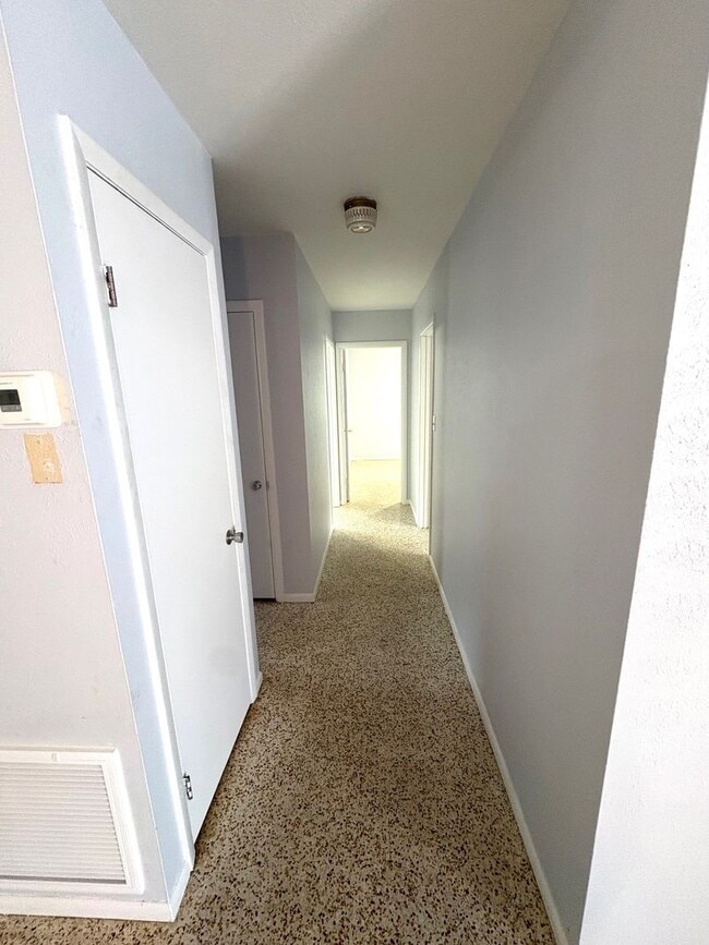 Building Photo - Charming 3-Bed/1.5- Bath Home for Rent in ...