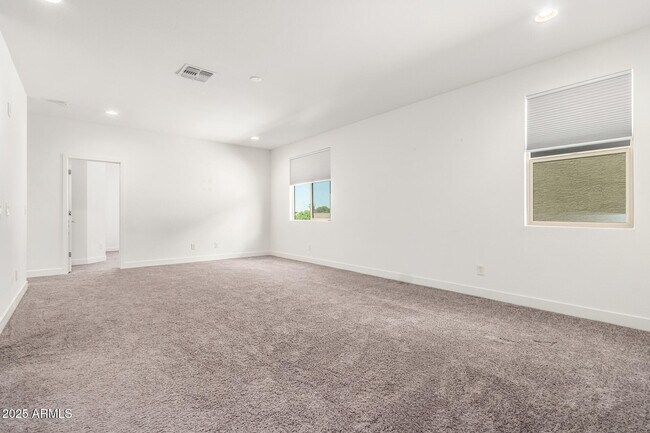 Building Photo - 5221 N 79th Dr