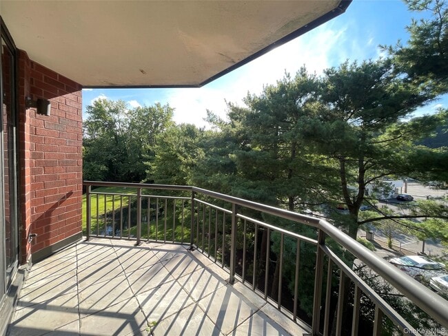 Building Photo - 50 E Hartsdale Ave