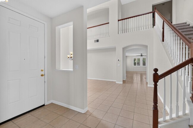 Building Photo - 6708 Sao Tiago Way