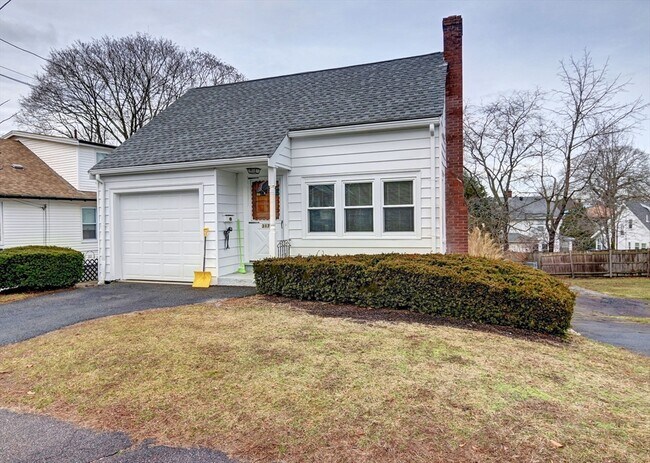 Building Photo - 317 Elmwood Ave