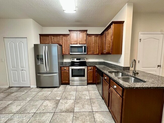 Building Photo - 794 Servia Dr