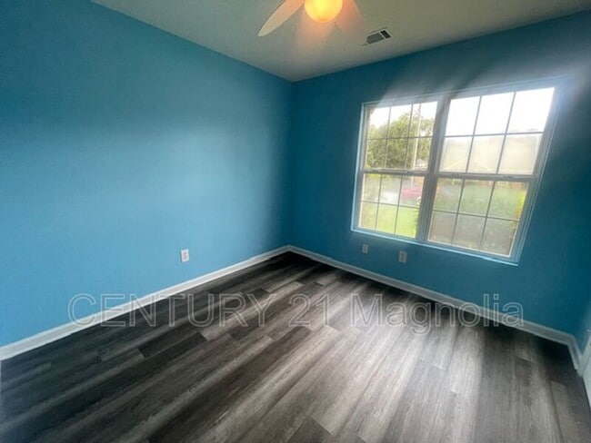 Building Photo - 4723 Laural Oak Dr