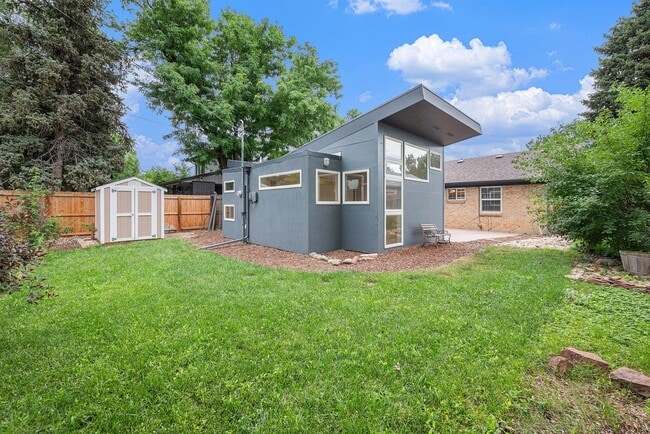 Building Photo - Beautifully renovated home in Montclair with architectural flair
