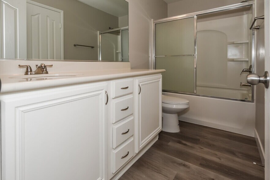 Building Photo - 65 Dutch Colony Ave