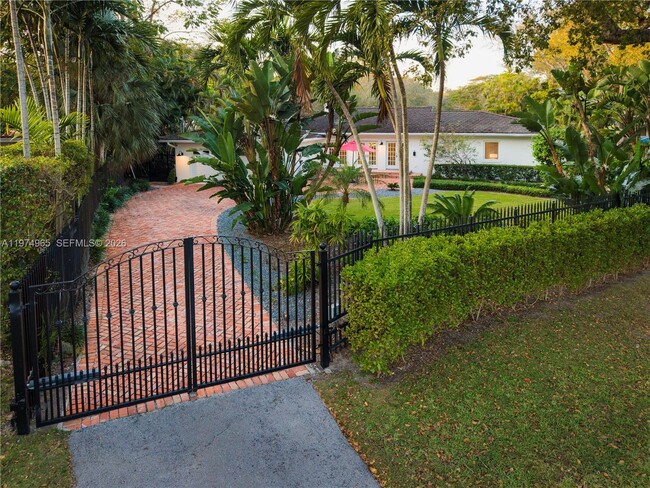 Building Photo - 600 San Lorenzo Ave