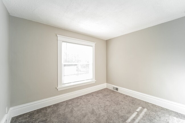 Building Photo - 5326 N 35th St