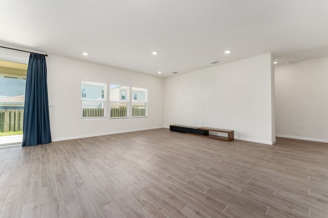 Building Photo - 1386 NW 132nd Cir