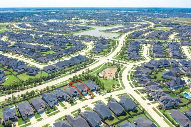 Building Photo - 29023 Laurel Grove Ln