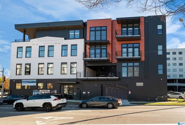 Building Photo - 1329 4th Ave S