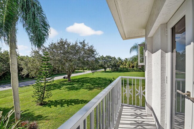 Building Photo - 2900 Greenbriar Blvd