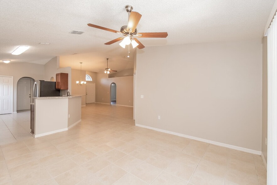 Building Photo - 7390 Overland Park Blvd