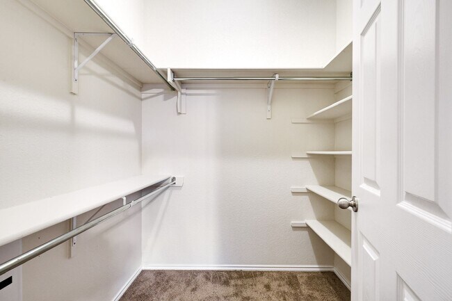 Building Photo - 10410 Weser Ln