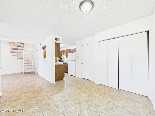 Building Photo - 446 Failla Rd