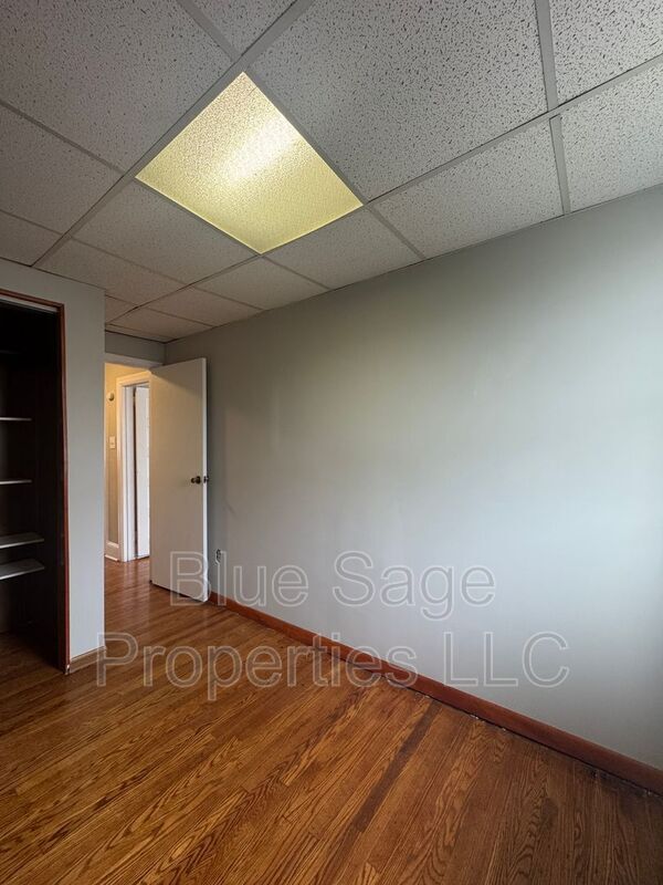 Building Photo - 124 N Pennock Ave