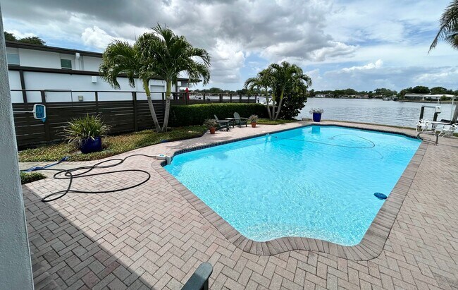 Building Photo - Classic waterfront Snell Isle Estates 3 Bed 2.5 Bath Home w/ private dock and boat lift!