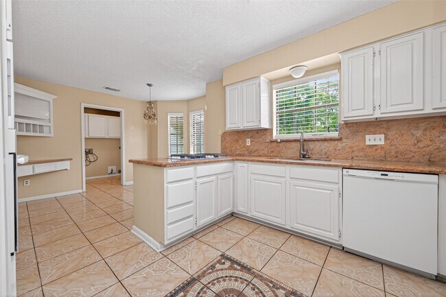 Building Photo - 30207 E Geneva Dr