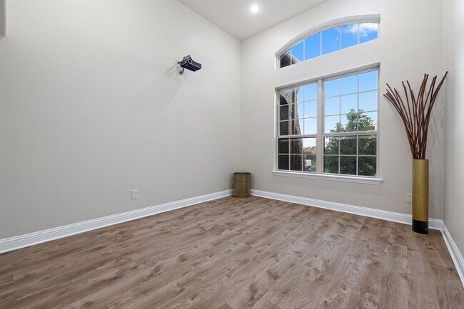 Building Photo - 100 Crystal Cove