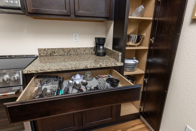 Building Photo - 11241 Colony Cir