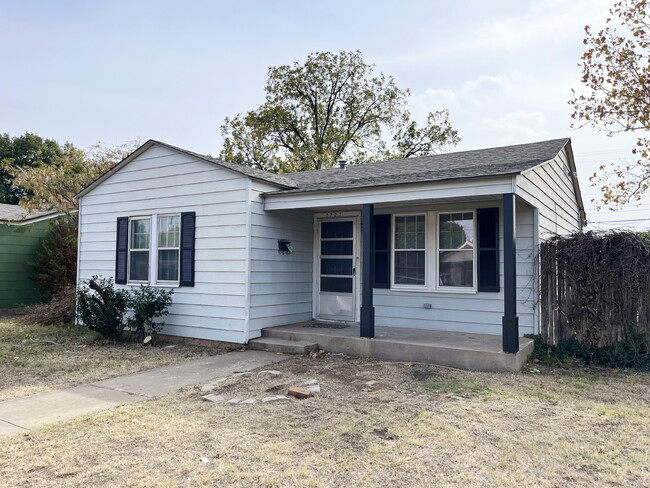 Primary Photo - 2723 36th St