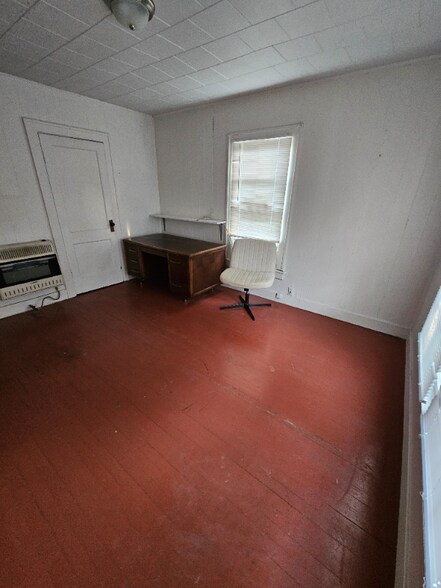 Building Photo - 606 S 1st St