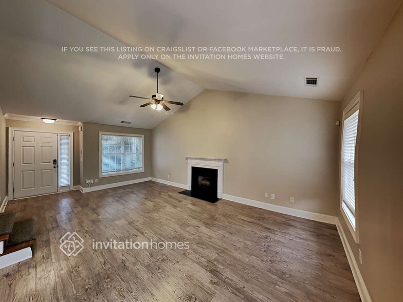 Building Photo - 302 Providence Dr