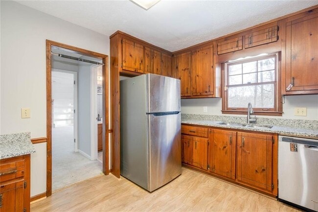 Building Photo - 1049 Seven Springs Cir NE