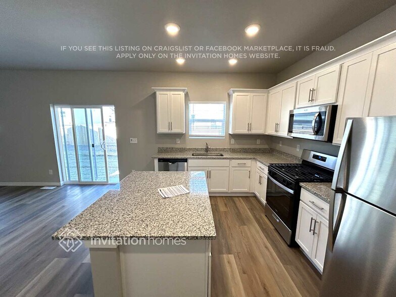 Building Photo - 7303 Dolores Ave