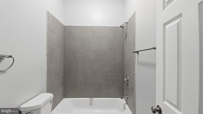 Building Photo - 917 N Gilmor St