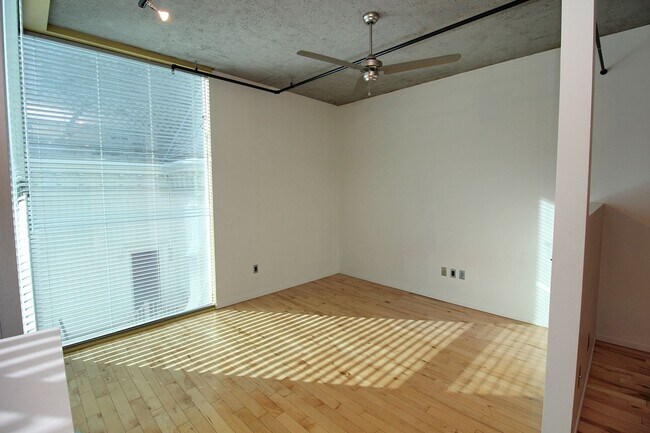 Building Photo - Stylish and Sleek Loft at the Mosaic in Do...