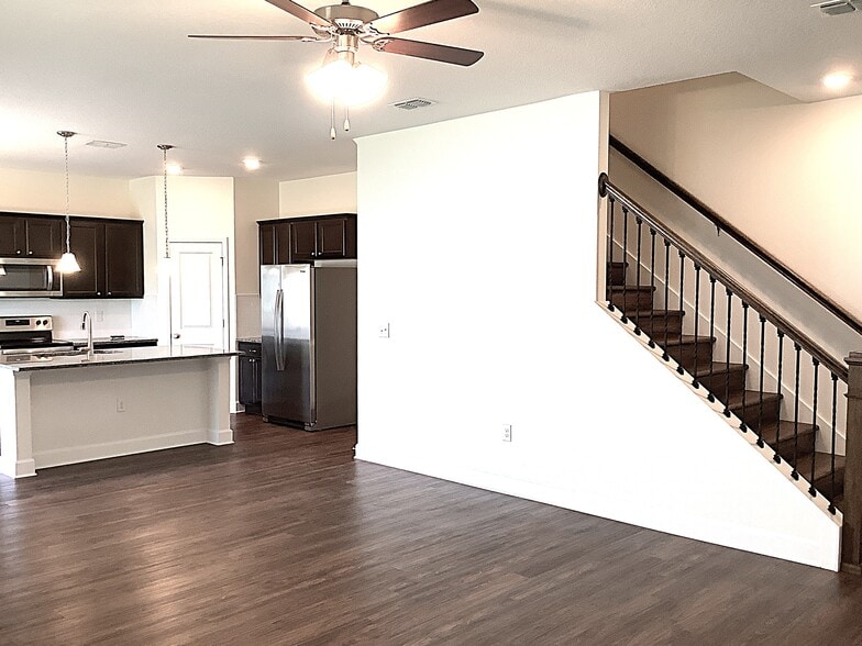 Building Photo - 4540 Reisswood Loop