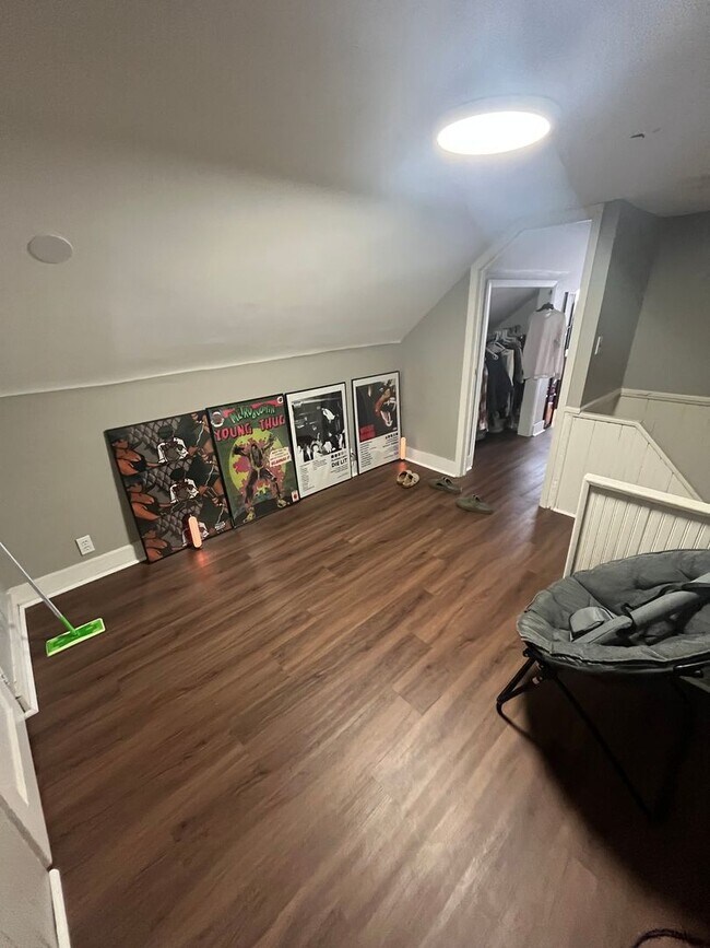 Building Photo - Five Bedroom Available for 26-27 School Year!