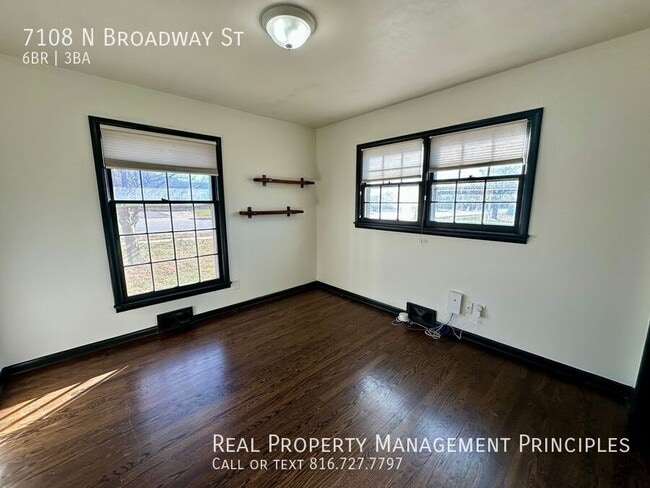 Building Photo - 7108 N Broadway