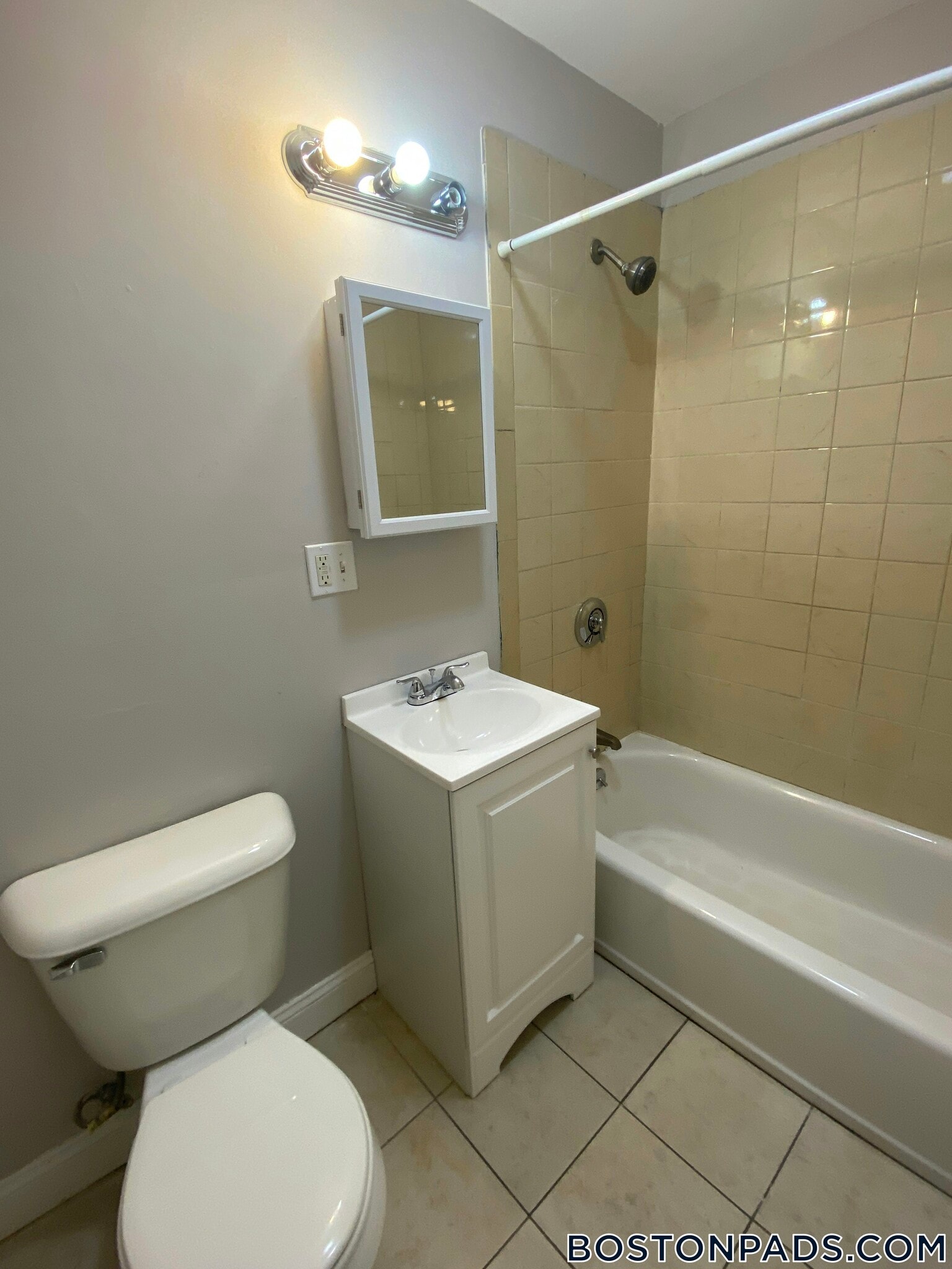 Building Photo - 96 Woodledge St