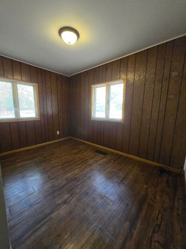 Building Photo - Cozy 3 Bedroom on Corner lot