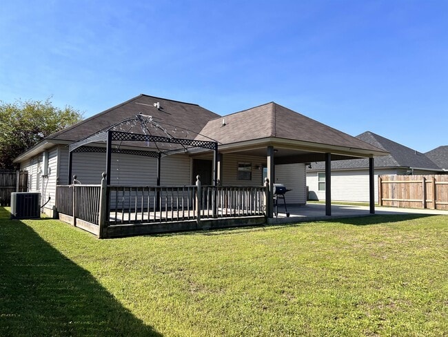 Building Photo - 12275 Cottage Hill Dr