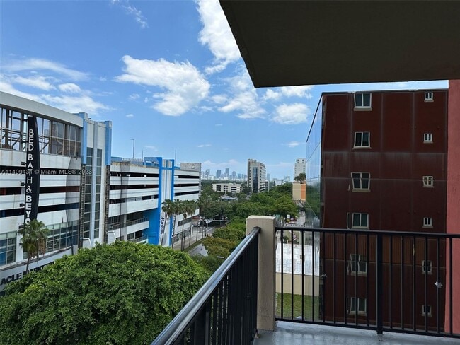 Building Photo - 3410 Coral Way