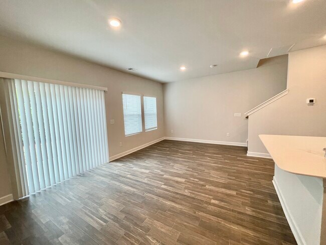 Building Photo - 614 Reese Ln