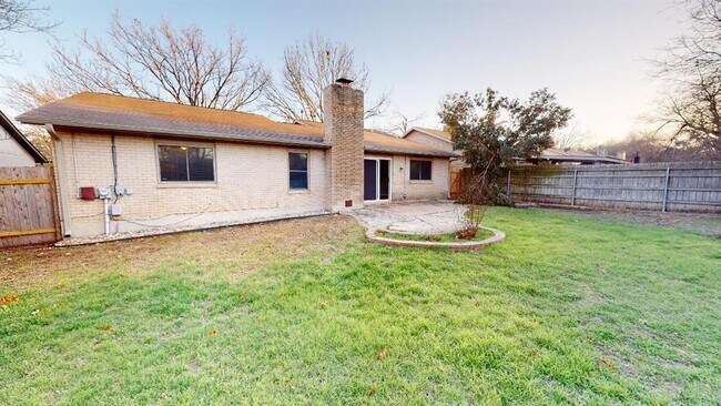 Building Photo - 10214 Missel Thrush Dr